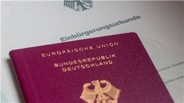 Eine mögliche Verschärfung des Staatsangehörigkeitsrechts ist umstritten. (Symbolbild)