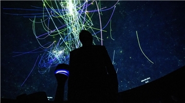Eine Projektion im Deutschen Museum in der Sonderausstellung „100 Jahre Planetarium“.
