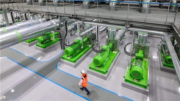 Ampel will Stromsystem der Zukunft bauen Eine Pumpenhalle für Fernwärme in einem Heizkraftwerk: Die neuen Gaskraftwerke sollen einspringen, wenn kein Wind weht und keine Sonne scheint.