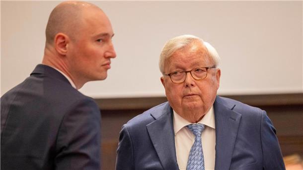 Cum-Ex-Prozess gegen Olearius soll eingestellt werden „Eine Schädigung des Staates lag mir fern“: Christian Olearius (r.).