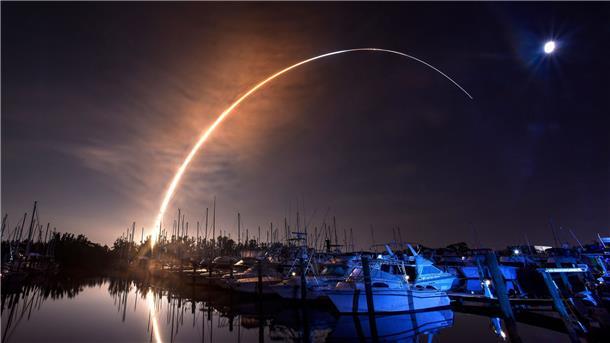Testflug für Nasa-Mondmission gestartet Eine „Space Launch System“-Rakete startet in Cape Canaveral.