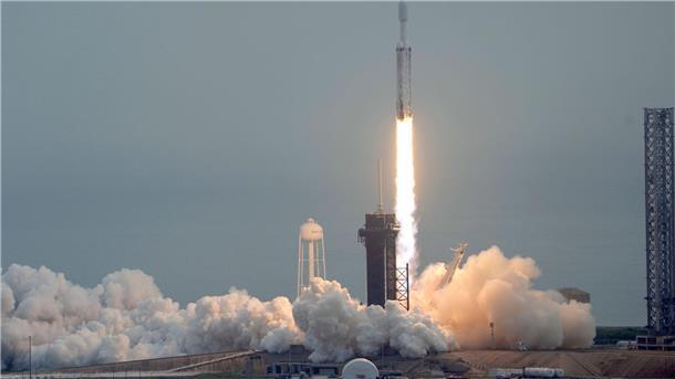 Eine SpaceX Falcon Heavy-Rakete soll die Nasa-Raumsonde „Psyche“ zu einem gleichnamigen, metallreichen Asteroiden bringen.