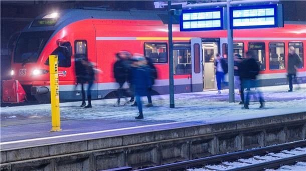 Eine Sprecherin der Bundespolizei über den Vorfall: „Ein absolutes Glück, dass sie nicht eingeklemmt wurde.“ (Symbolbild)