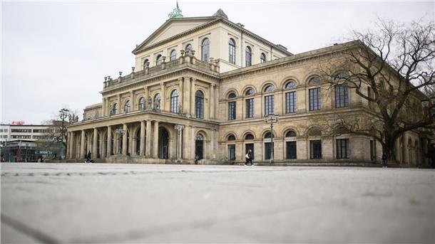 Umfrage: Bremer fühlen sich mehr verbunden als Niedersachsen Eine Umfrage zur Identität zeigt deutliche Unterschiede zwischen den 16 Bundesländern. Die Befragten geben an, dass ihre Verbundenheit mit Bremen höher ist als in Niedersachsen.