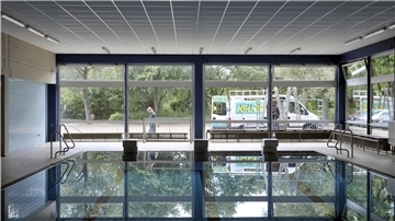 Eine von vielen Baustellen bei Seestadt-Immobilien: Das Schwimmbad im Schulzentrum Carl von Ossietzky muss dringend renoviert werden – für eine Million Euro.