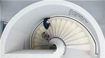 Eine Wendeltreppe im Archiv der Avantgarden - Egidio Marzona (ADA).