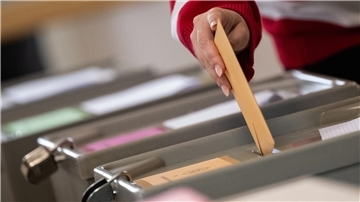 Eine Woche vor den Landtagswahlen in Thüringen und Sachsen sieht eine neue Umfrage des Instituts Insa für die „Bild“ die AfD in beiden Ländern vorn. (Symbolbild)
