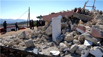 Eine zerstörte griechisch-orthodoxe  Kirche nach dem Erdbeben im September 2021 im Süden der Insel Kreta.