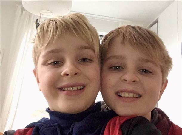 Eineiige Zwillingsbrüder: Nathanael (links) und Nicolas.