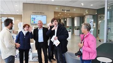 Eines von gleich mehreren soziokulturellen Zentren in Nordenhams französischer Partnerstadt ist die Mediathek Elsa Triolet. Der Neubau ist erst im vergangenen Herbst fertiggestellt worden und hat rund 10 Millionen Euro gekostet. Die Nordenhamer Delegation hat die Partnerstadt jetzt besucht.