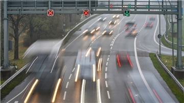 Einfallsschneise für viele Pendler: der Autobahnzubringer Zentrum. Neun von zehn Arbeitnehmern, die nach Bremerhaven fahren, nehmen das eigene Auto.