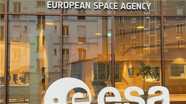 Eingang der Zentrale der ESA in Paris.