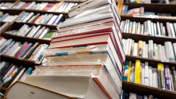 Diese Bücher spenden Trost Einige Autorinnen und Autoren greifen gerne zu Klassikern, wenn sie Trost suchen. (Symbolbild)