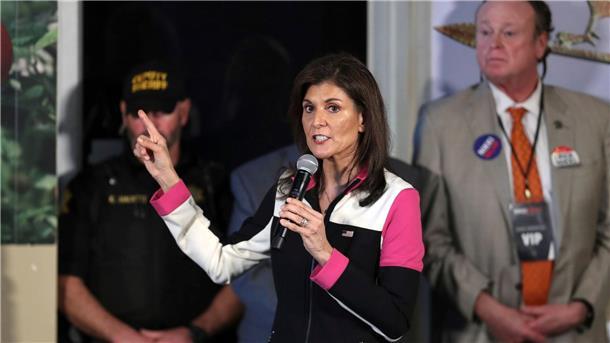 US-Republikanerin Nikki Haley will nicht aufgeben Einige Beobachter hatten erwartet, dass Nikki Haley relativ schnell nach der Abstimmung in New Hampshire vor mehr als einer Woche hinschmeißen könnte.