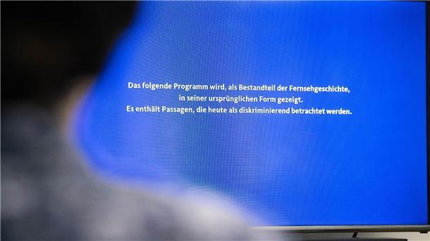 Einige jahrzehntealte Beiträge aus den Mediatheken werden mit Warnhinweisen versehen.