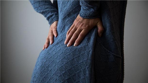 Expertin fordert Schmerzforschung für alle Einige Schmerzmittel wirken bei Frauen anders, was zu Unverträglichkeiten oder Fehldosierungen führen kann.