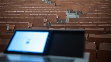 Ein Reformvorschlag des Bildungsministeriums sieht vor, Wissenschaftler in der Postdoc-Phase nur noch für drei Jahre befristet zu beschäftigen.