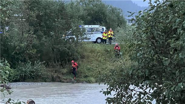Nach Tod eines Sechsjährigen: Vater unter Mordverdacht Einsatzkräfte im August 2022 an der Kitzbüheler Ache, wo ein Sechsjähriger tot aufgefunden wurde.