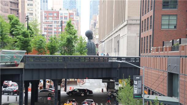 Die New Yorker High Line wird 15 Jahre alt Einst eine vergammelte Hochbahntrasse ist die High Line längst ein blühender Park.
