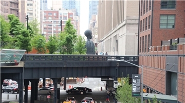 Einst eine vergammelte Hochbahntrasse ist die High Line längst ein blühender Park.