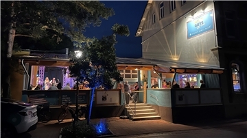 Einzigartige Veranstaltungsstätte in der Region: die AltePost-Bühne am Restaurant "Nice Guys" an der Mattenburger Straße in Bad Bederkesa. 