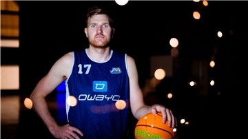 Eisbären-Neuzugang Max Ugrai kam erst spät zum Basketball.