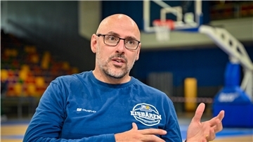 Eisbären-Trainer Michael Mai im Interview.