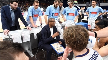 Eisbären-Trainer Steven Key hatte auch keine Erklärung dafür, warum seine Mannschaft das letzte Viertel mit 16:33 verlor und am Schluss komplett die Spielkontrolle abgab.