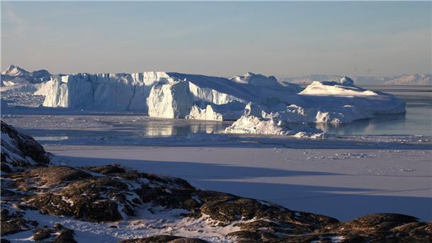 Eisberge in der Nähe des westgrönländischen Ortes Ilulissat.