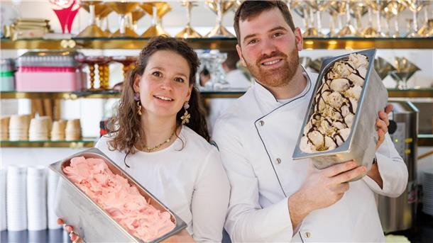 Das ist Bremerhavens beliebtester Eisbecher Eismacher Luca de Rocco und seine Frau Francesca setzen auch in diesem Jahr auf vegane Sorten wie Erdbeer-Sorbet und Marzipan-Eis.