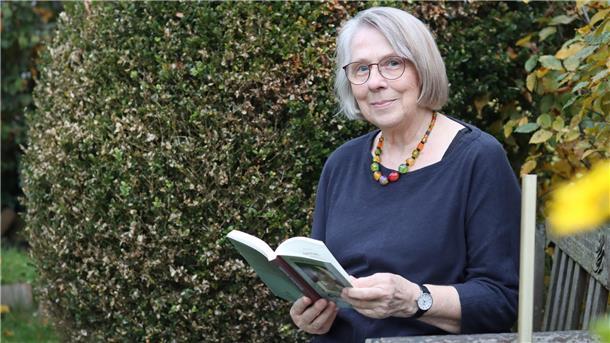 Elfriede Kranz aus Tarmstedt hat mit 76 Jahren ihr erstes Buch veröffentlicht.