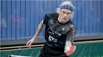Elger Neumann und der TSV Lunestedt haben die Chance auf den Wiederaufstieg in die Regionalliga.