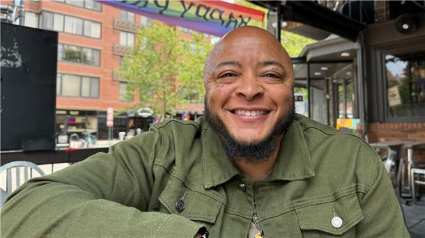 Elijah Nicholas organisiert den Nationalen Marsch zur Sichtbarkeit von Transpersonen mit, der am letzten Tag der Worldpride stattfindet. 