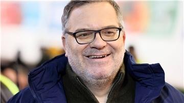 Elton ist für mehrere Sender tätig, nun auch für RTL.