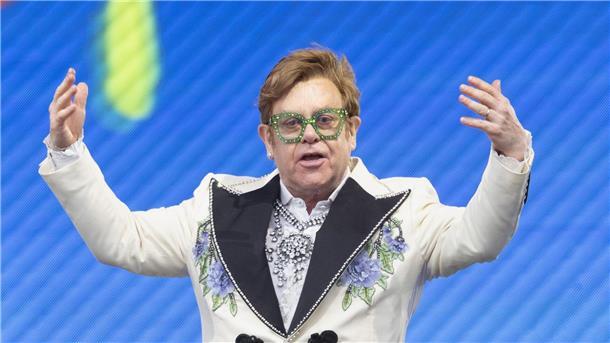 Elton John: Kooperation mit Dua Lipa war „eine Freude“ Elton John hat die Zusammenarbeit mit Dua Lipa gelobt.