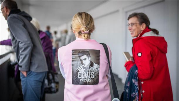 Elvis-Fans bleiben ein Leben lang Elvis-Fans.