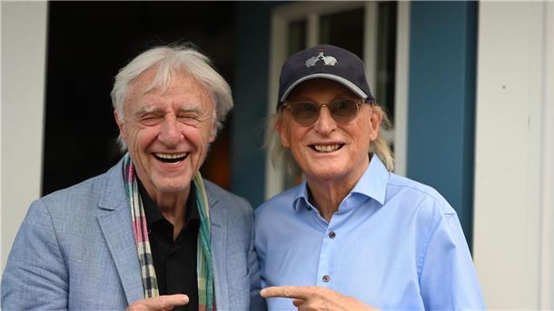 Rund 21.000 Kinofans besuchen Emder Filmfest Emil Steinberger (l.) und Otto Waalkes trafen sich während des Filmfests. (Archivbild)