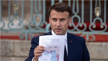 Emmanuel Macron: „Ukrainischer Boden wird de facto von Stützpunkten aus angegriffen, die sich in Russland befinden.“