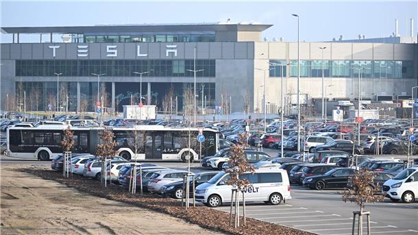 Ende Januar fuhr Tesla die Autofertigung in Grünheide wegen der Angriffe der Huthi-Miliz auf Schiffe im Roten Meer für rund zwei Wochen herunter - und nun schon wieder.