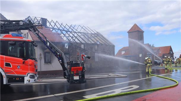 Ende Mai hat es in einer Flüchtlingsunterkunft in Schweiburg gebrannt. Möglicherweise ist das Feuer gelegt worden, so die Polizei.