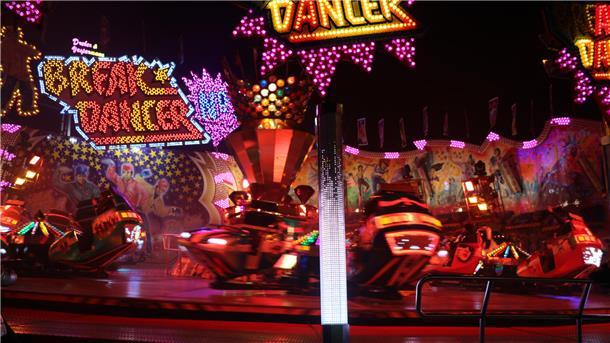 Lust auf Bratwurst und mehr? Auf geht‘s zum Freimarkt Endlich wieder Rummelspaß in Bremerhaven. Bis Sonntag gibt es Action.