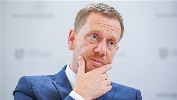 Kretschmer zu AfD-Hoch: Es „gerät etwas ins Rutschen“ „Energiewende, Heizungsgesetz, Flüchtlingspolitik und Russland-Embargo haben der AfD den Sieg gebracht“, meint Sachsens Ministerpräsident Michael Kretschmer (CDU).