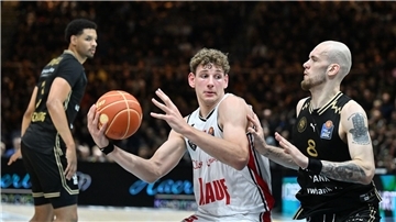 Entscheidender Mann auf Würzburger Seite: Hannes Steinbach (am Ball).