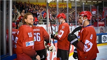 Enttäuschung bei den Spielern der Fischtown Pinguins nach der Niederlage gegen Sparta Prag.