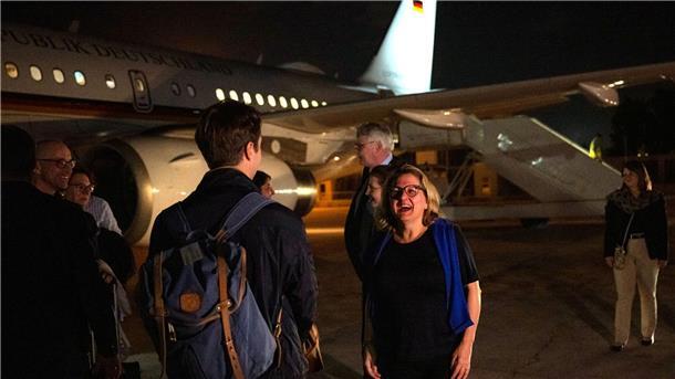 Schulze in Jordanien: Hilfszusagen für Flüchtlinge Entwicklungsministerin Svenja Schulze bei der Ankunft am Flughafen in Amman.