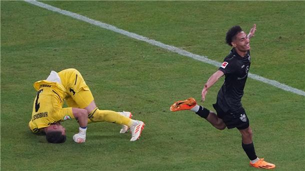 Enzo Millot bejubelt sein zweites Tor gegen den HSV