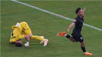 Enzo Millot (rechts) traf auch in der Relegation gegen den HSV für Stuttgart. Er ist einer der Hoffnungsträger beim VfB.