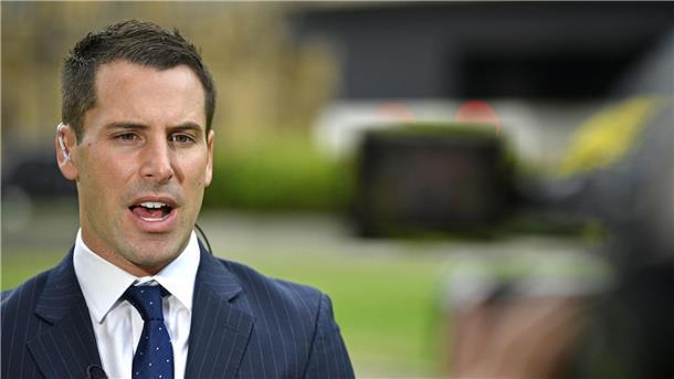 Tory-Abgeordneter wegen Korruptions-Verdachts suspendiert Er behauptet, er habe sich lediglich zu einem Informationsgespräch getroffen: Scott Benton.