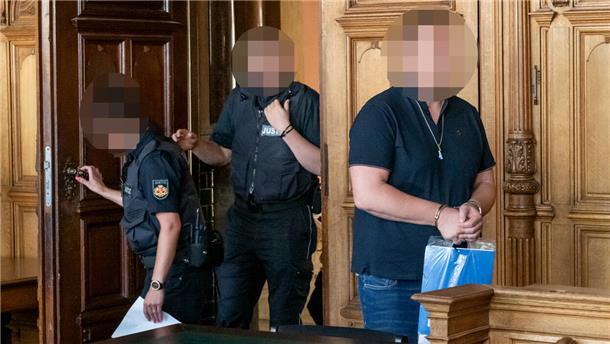 Er hofft nach seiner Aussage nun, aus der Haft entlassen zu werden: Der des Mordes angeklagte Ehemann von Ekaterina B.