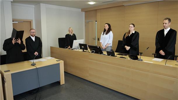 14-Jährige vergewaltigt - mehr als vier Jahre Haft für Arzt Er soll gegen ihren Willen Sex mit einer 14-Jährigen gehabt haben - dafür soll ein Arzt ins Gefängnis.